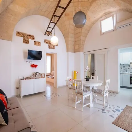 Petra Domus Private